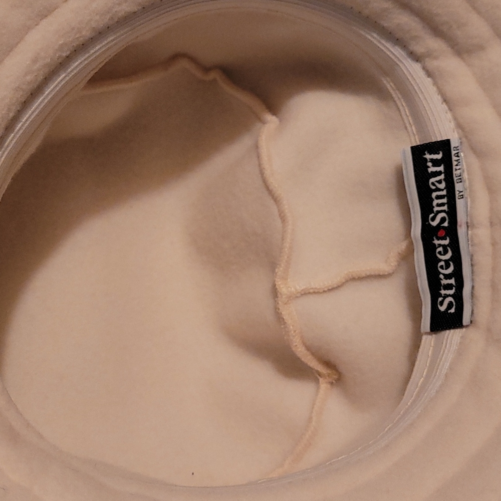 Fleece hat, very soft. - Picture 2 of 2